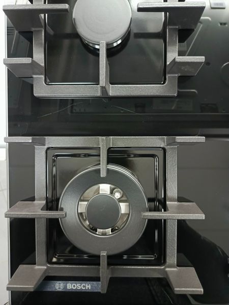 Газова варильна поверхня Bosch PNK6B6P40R-rv фото